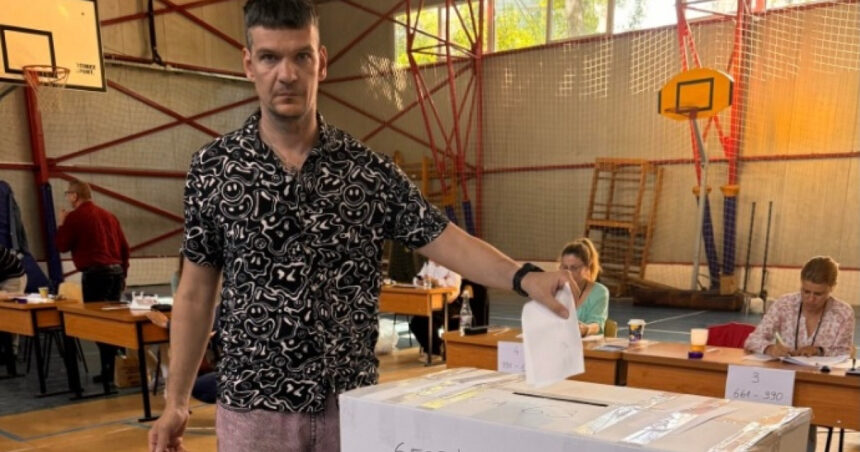 Tudor Chirilă: „Este esențial să monitorizăm votul, iar președintele trebuie evaluat cu discernământ, căci suntem alegători, nu susținători fervenți” 1 tudor chirila votul asta trebuie vegheat iar presedintele trebuie privit cu un ochi critic ca suntem votanti nu adepti 682af57aac071