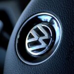 BREAKING NEWS: Patru foști lideri ai Volkswagen, declarați responsabili de fraudă în controversa legată de trucarea emisiilor vehiculelor diesel. 2 ultima ora patru fosti manageri de la volkswagen au fost gasiti vinovati de frauda in scandalul manipularii emisiilor automobilelor echipate cu motoare diesel 68343c07f1483