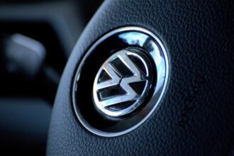 ultima ora patru fosti manageri de la volkswagen au fost gasiti vinovati de frauda in scandalul manipularii emisiilor automobilelor echipate cu motoare diesel 68343c07f1483