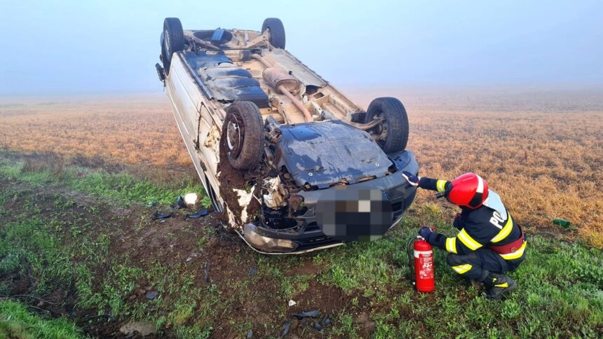 Accident spectaculos la ieșirea din Mihail Kogălniceanu: un automobil s-a răsturnat! 1 un autoturism s a rasturnat la iesire din mihail kogalniceanu 682851a01ddc7
