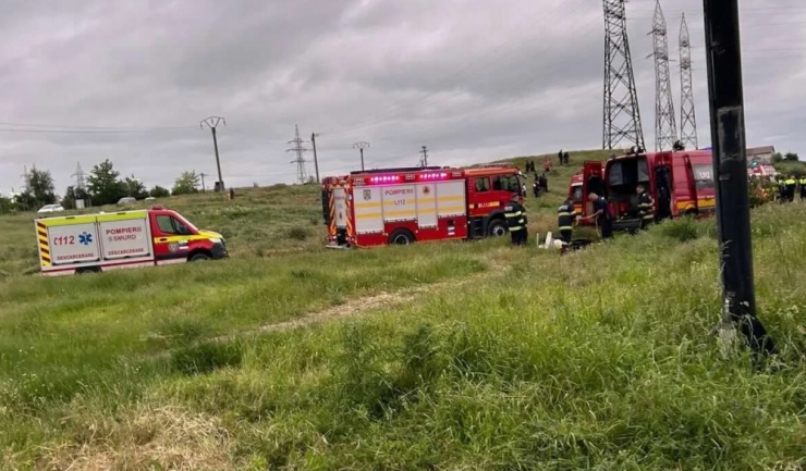 Tragedie în Canalul Dunăre–Marea Neagră: Un tată și-a pierdut viața, iar fiul său a fost salvat de un erou în uniformă. 1 un barbat a murit inecat in canalul dunare marea neagra fiul sau salvat de un politist 6834040c7211d