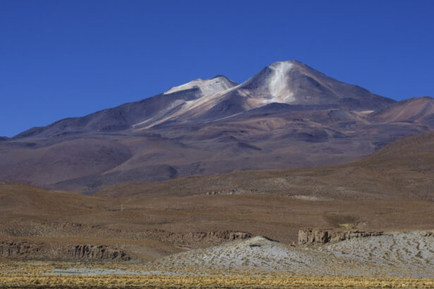 un vulcan zombi care nu a mai erupt de 250 000 de ani are o activitate ciudata cercetatorii se intreaba daca s ar putea trezi 68286b0deb9bd