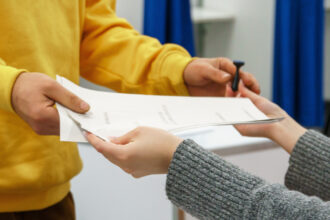 unde votezi in turul 2 al alegerilor prezidentiale 2025 daca esti plecat din localitatea de domiciliu 6826da536dfd9