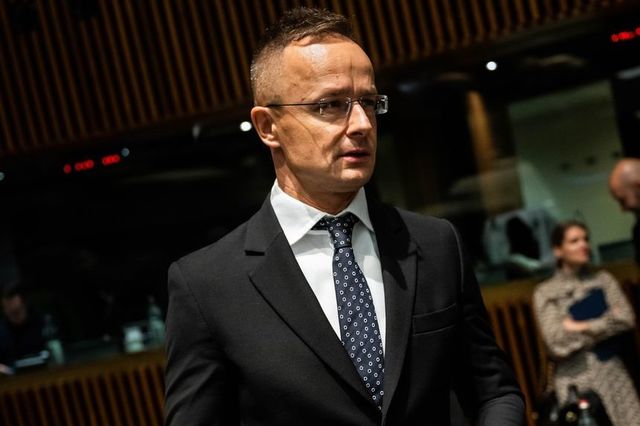 Ungaria contestă planul Comisiei Europene de a bloca importurile de gaze din Rusia 1 ungaria se opune initiativei comisiei europene de interzicere a importurilor de gaze din rusia 681af80430809
