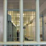 Unul dintre complicii rețelei criminale, nemulțumit de detenție, își exprimă frustrarea după urmărirea cu focuri de armă în zona Eden. 3 unul dintre membrii gruparii infractionale care a fost urmarita cu focuri de arma in zona eden nemultumit ca e la inchisoare 6826612252a6b