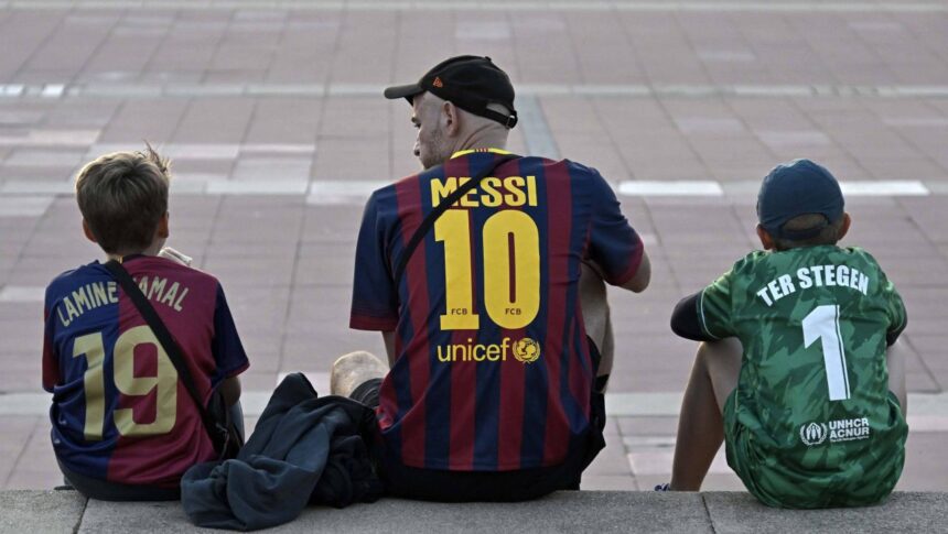 Moștenitorul lui Messi la Barcelona: cine va purta tricoul cu numărul 10 din sezonul viitor? 1 urmasul lui messi la barcelona la cine va ajunge tricoul cu numarul 10 din vara 682c1b68efbef