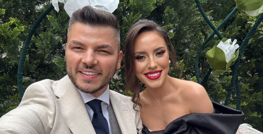 Valentin Luca, finalist la Românii au Talent, și Roxana Ghiorghian, fostă jurnalistă la Antena 1, au spus „DA”! Primele momente din ziua cea mare 1 valentin luca finalist romanii au talent si roxana ghiorghian fosta stirista de la antena 1 s au casatorit primele imagini de la eveniment 6820ab9c32e5e