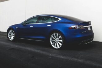 vanzarile tesla in europa declin accentuat pe fondul deteriorarii imaginii si al concurentei crescute 6836b4d5d5abd