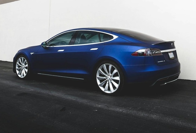 Vânzările Tesla în Europa - o cădere abruptă din cauza unei imagini afectate și a competiției tot mai intense 1 vanzarile tesla in europa declin accentuat pe fondul deteriorarii imaginii si al concurentei crescute 6836b4d5d5abd