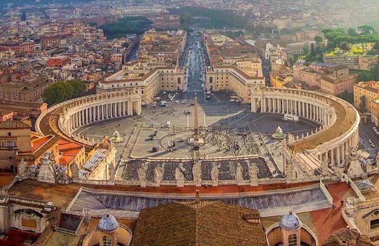 Vaticanul a adăugat un nou horn pe acoperișul Capelei Sixtine, pregătindu-se pentru alegerea noului papă 1 vaticanul a instalat un horn pe acoperisul capelei sixtine in vederea conclavului 6814b1124843e