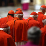 Vaticanul decide să întrerupă semnalul telefonic pe întreaga sa suprafață pentru a menține conclavul în siguranță. 2 vaticanul anunta ca va dezactiva acoperirea telefoniei mobile pe intregul sau teritoriu pentru a izola conclavul 68191aa274a4c