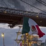 22 de răniți în urma coliziunii unei nave de antrenament a Marinei mexicane cu podul Brooklyn din New York 2 video 22 de persoane au fost ranite dupa ce o nava de antrenament a marinei mexicane a lovit podul brooklyn din new york 68296dc7afab2