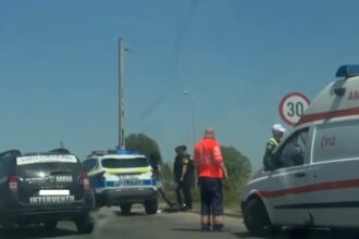 video accident rutier in zona celsy la sensul giratoriu intervin echipajele de la ambulanta 68133cffe8ce9