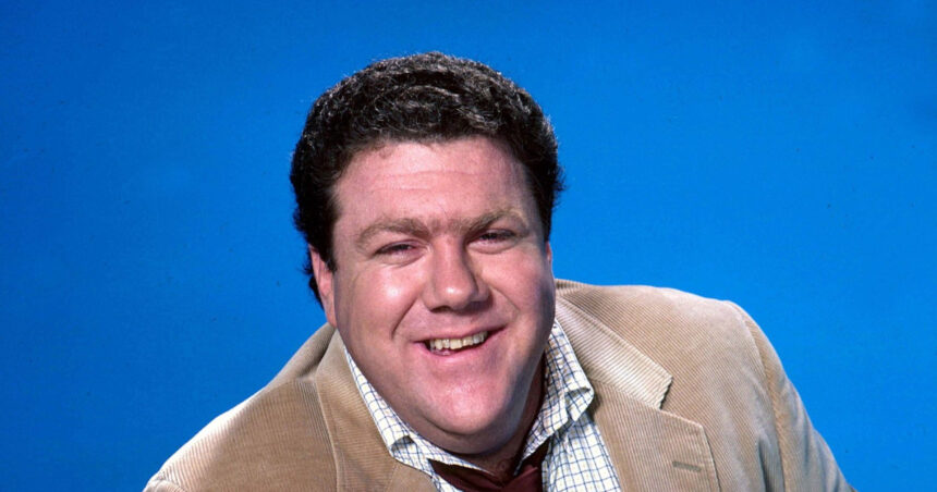 Actorul George Wendt, celebru pentru interpretarea lui Norm din serialul „Cheers”, a decedat la 76 de ani 1 video actorul george wendt cunoscut mai ales pentru rolul lui norm din serialul cheers a murit la varsta de 76 de ani 6830c6bc75c1a