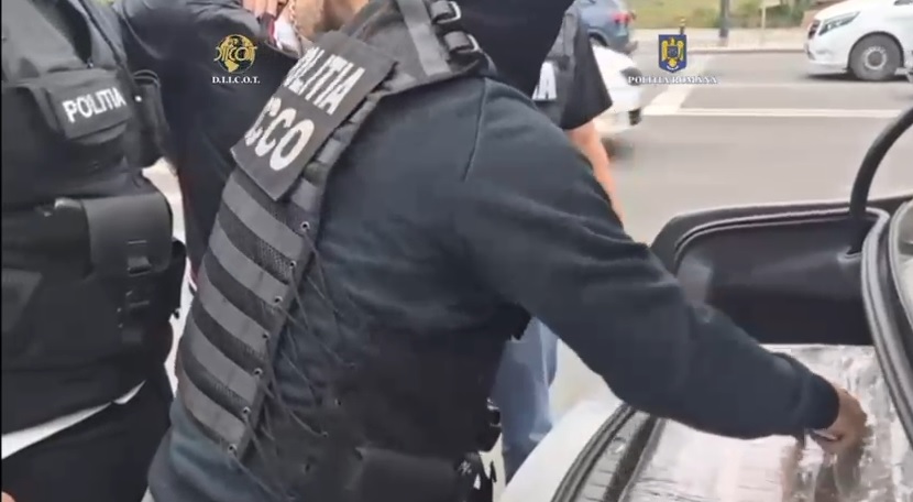 Afacere ingenioasă: traficanții români maschează drogurile în spumă poliuretanică pentru a disimula mirosul. Încărcătura de substanțe interzise a ajuns pe litoral 1 video afacere brevetata traficantii romani isi ascund marfa in spuma poliuretanica pentru a ascunde mirosul lotul de droguri ajunsese pe litoral 681f29ad67c82