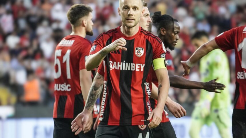 Spectacol de neuitat: Alexandru Maxim și Deian Sorescu strălucesc pe teren! 1 video au facut ghiaurii show gol alexandru maxim pasa de gol deian sorescu 6832af7c25ab1
