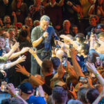 Bruce Springsteen revine cu critici dure la adresa președintelui american: „Corupție și incompetență”. Trump ripostează: „Ești o bătrână uscată!” 2 video bruce springsteen si a reluat atacurile la adresa presedintelui sua corupt si incompetent trump esti o pruna batrana uscata 683a038657a66