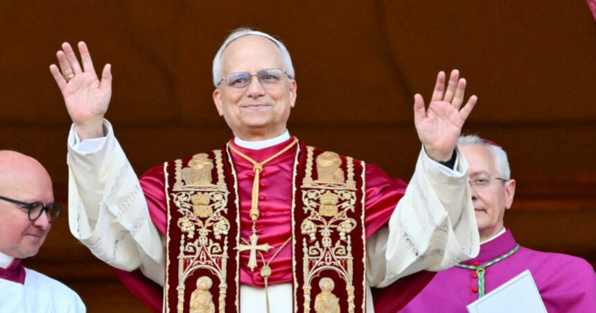 Descoperă cine este Robert Prevost, cardinalul american ales pentru a prelua frâiele Bisericii: Între cuvintele de laudă ale papei Francisc! 1 video cine este robert prevost cardinalul american care a fost ales noul papa ce spunea papa francisc despre el 681cfa3b851f1