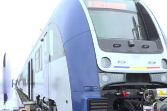 video cum arata primul tren electric construit de polonezi pentru romania face parte dintr un lot de 62 de trenuri si atinge 160 km h 683427a2f1813