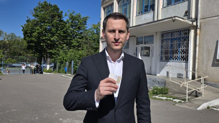 Deputatul USR George Gima a exprimat votul său la Constanța: În sprijinul unei Românii corecte, respectabile, europene și euroatlantice. 1 video deputatul usr george gima a votat la constanta pentru romania onesta decenta europeana euroatlantica 68298af815e48