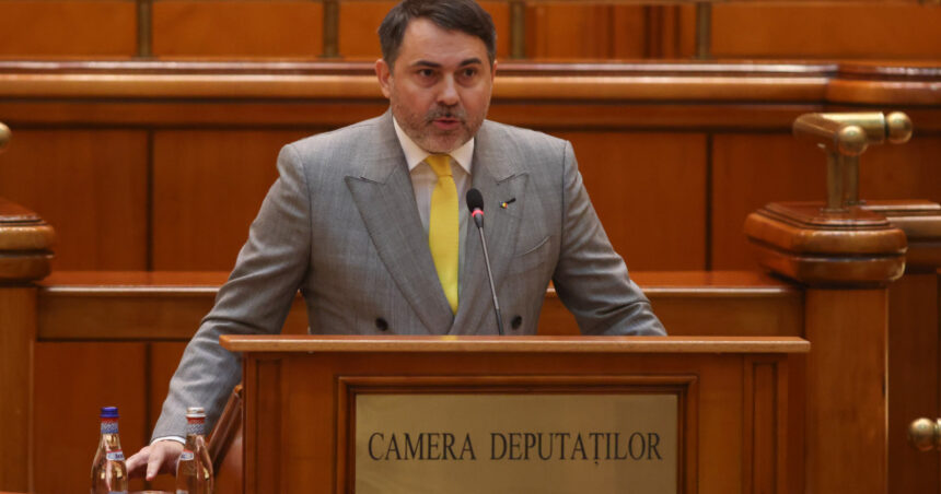 „Declarație controversată a unui deputat AUR referitoare la femeile din sectorul public: „Cunoaștem foarte bine cum au obținut anumite poziții”” 1 video derapaj al unui deputat aur despre femeile care lucreaza la stat stim foarte bine cum au ajuns in anumite fotolii 6824537160c8f