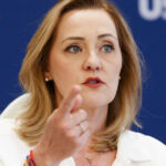Elena Lasconi dezvăluie motivele din spatele imaginilor cu Nicușor Dan, Coldea și Ponta: „Prefer să fiu sinceră decât să ascund realitatea.” 2 video elena lasconi explica de ce a publicat pozele cu nicusor dan coldea si ponta decat sa ascund adevarul mai bine pierd 6814f4c041ea1