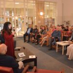Serată literară deosebită la Biblioteca Județeană „Ioan N. Roman“ din Constanța: trei poeți greci au lansat operele lor de poezie în ediții bilingve, română și greacă. 3 video eveniment de inalta tinuta la biblioteca judeteana ioan n roman din constanta trei poeti greci si au prezentat volumele de poezie in editie bilingva romana si greaca 6831c481eda4b