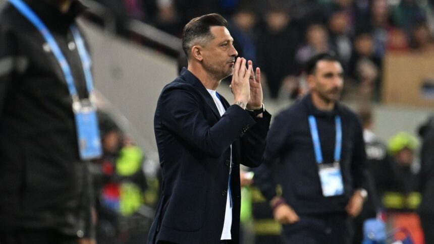 Fanii FCSB îi aduc un omagiu special lui Mirel Rădoi în timpul confruntării de pe Arena Națională 1 video exclusiv gestul facut de fanii fcsb fata de mirel radoi in timpul meciului de pe arena nationala 6828de12f0a12