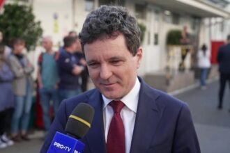video exclusiv nicusor dan iubeste fotbalul si vrea ca romania sa se califice la mondialul din 2026 cum i a numit pe tricolori 682e0ec708640