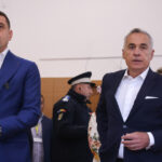 Declarațiile Poliției după ce George Simion și Călin Georgescu au fost excluși din secția de votare 2 video explicatiile politiei dupa ce george simion si calin georgescu au fost dati afara din sectia de votare 68299e5888a38