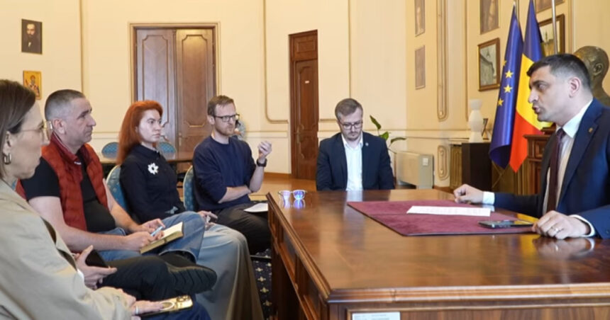 George Simion, subiect de controverse după ce a surprins jurnaliștii Digi24 în secret; reacții vehemente din partea organizațiilor media 1 video george simion acuzat de intimidare a presei dupa ce a filmat pe ascuns jurnalisti digi24 zeci de organizatii condamna gestul 68238f6c7abf6