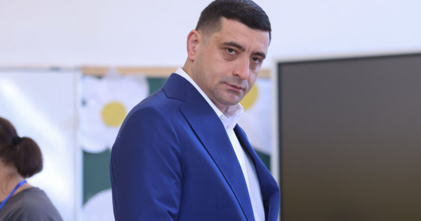 George Simion transmite un mesaj în limba engleză susținătorilor internaționali: „Nu putem vorbi despre o influențare majoră a voturilor”. 1 video george simion mesaj in engleza pentru sustinatorii din afara tarii nu putem acuza o manipulare semnificativa a buletinelor de vot 682ae65206511