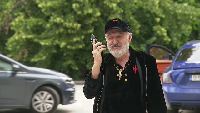 Gigi Becali dezvăluie cum percepe finalul din play-off: "Așa acționează un împărat. Toți sunt slujitori, iar eu aduc justiția!" 1 video gigi becali nu s a abtinut cand a fost intrebat despre finalul din play off asa face imparatul ei sunt slujitori toti iar eu fac dreptate 6821d58f90396