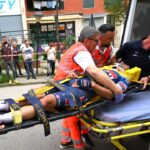 Momente teribile la Turul Italiei! Ciclistul și-a rupt a 11-a vertebră și zace pe trotuar. 3 video imagini horror de la turul italiei ciclistul si a fracturat a 11 a vertebra si a ramas intins pe trotuar 681f339ac52a7