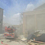 Flăcări devastatoare în Sectorul 3 al Capitalei, aproape de Hala Laminor - Avertizare Ro-Alert din cauza fumului toxic! 2 video incendiu la o structura din sectorul 3 al capitalei lipita de hala laminor mesaj ro alert din cauza degajarilor de fum 682b15277348f