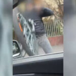 Timișoara: Conflict pe șosele, un biciclist își îndreaptă furia spre o șoferiță și îi distruge parbrizul! 2 video incident violent in trafic la timisoara un biciclist a atacat o soferita si i a spart parbrizul masinii 6819b3ce62855
