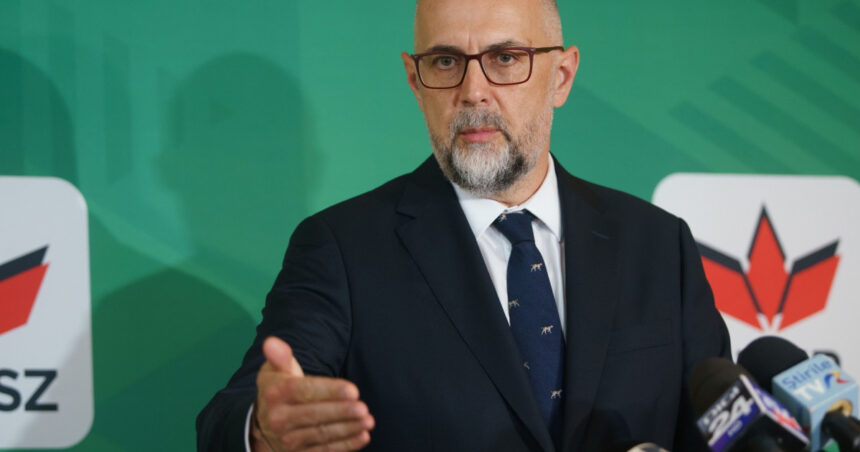 Kelemen Hunor își exprimă încrederea că noul guvern va avea sprijinul majorității PSD. „România nu este pregătită pentru impozitarea progresivă” 1 video kelemen hunor se declara convins ca viitorul guvern va fi majoritar cu psd romania nu e pregatita pentru impozitarea progresiva 6835bd4246070