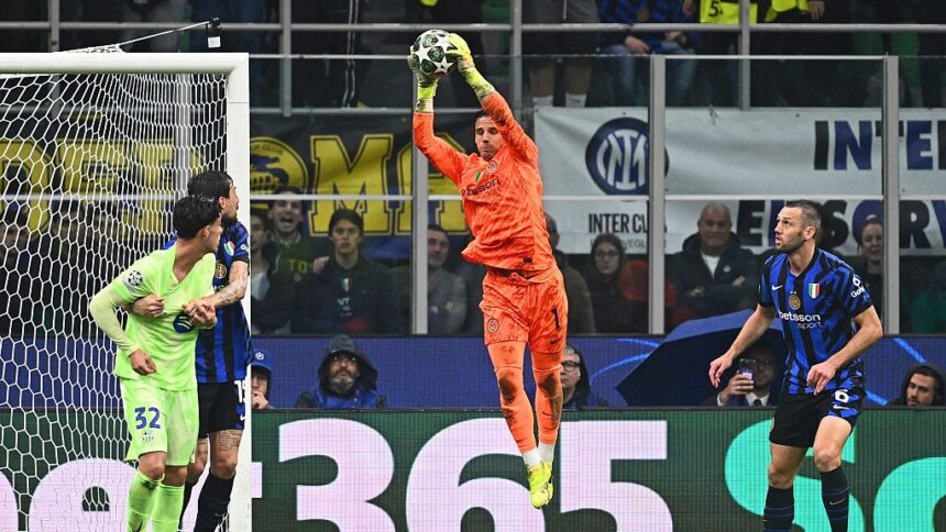Momente de fair-play: Spaniolii propun un surprinzător favorit pentru Balonul de Aur, după confruntarea Inter Milano - FC Barcelona! 1 video lectie de fair play spaniolii cer un castigator neasteptat pentru balonul de aur dupa inter milano fc barcelona 681af3ca75da7