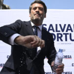 Liderul extremei drepte din Portugalia suferă o nouă criză în fața alegătorilor, cu doar câteva zile înainte de scrutin 2 video liderului extremei drepte din portugalia i s a facut rau pentru a doua oara in public cu cateva zile inainte de alegeri 6826350554e5c