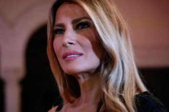 video melania trump lanseaza un audiobook cu memoriile sale povestite de propria voce generata de inteligenta artificiala 68303106b02cd