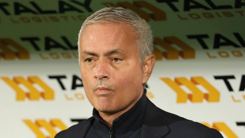 Mourinho, umilit în Turcia: surprizele neplăcute de la ultimul meci cu Galatasaray 1 video mourinho batjocorit in turcia ce a putut sa faca galatasaray la ultimul meci 682c228534156