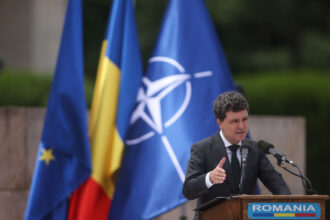 video nicusor dan de ziua eroilor unitatea nu inseamna sa gandim la fel ci sa ne asumam impreuna directia unei romanii europene 68383d2419eab