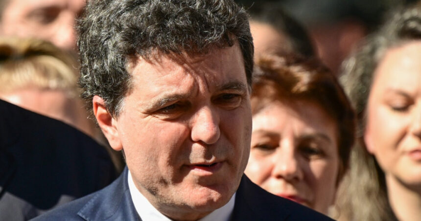 Nicuşor Dan: Securitatea cibernetică, cea mai mare provocare a vremurilor noastre. Ce soluții aduce noul președinte? 1 video nicusor dan principala amenintare in momentul acesta este securitatea cibernetica ce propune presedintele ales 682ef499d8d2e