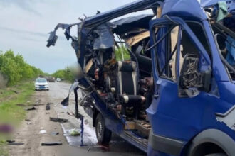 video noua persoane au murit dupa un atac rusesc cu drona asupra unui autobuz in ucraina 68283648eae6a