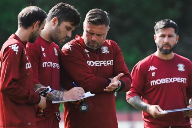 video noul antrenor al lui rapid instalat inaintea meciului cu u cluj o sa am o discutie cu sapunaru 68306b46b5160