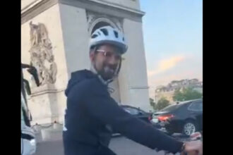 video novak djokovici plimbare cu bicicleta prin paris in plin turneu te iubesc si eu te iubesc 683ae73573a03