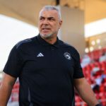 Un gest grandios al suporterilor arabi pentru Olăroiu: un banner imens în limba română, expus pe stadion 2 video omagiul suprem al arabilor pentru olaroiu banner urias in limba romana pus pe stadion 6835594e818cb