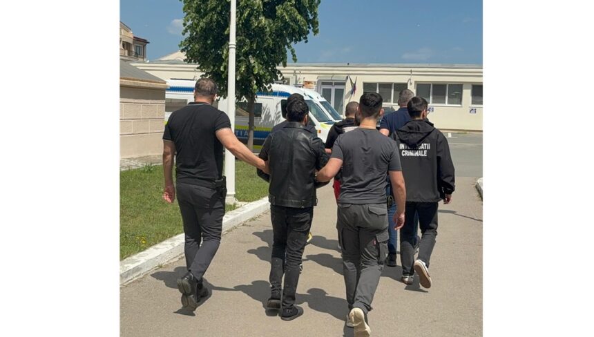 Patru indivizi, arestați pentru activități de proxenetism, în urma descinderilor din Constanța și Călărași. 1 video patru persoane au fost retinute pentru proxenetism in urma unor perchezitii in judetele constanta si calarasi 683854c7c0798