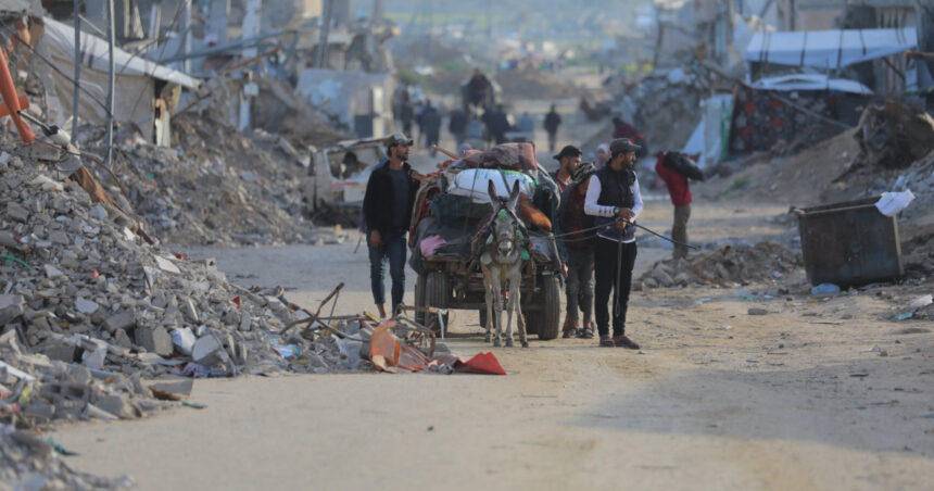 "Atacurile din Fâșia Gaza provoacă peste 250 de victime, iar Trump avertizează: „Oamenii se sting de foame!”" 1 video peste 250 de morti in fasia gaza in urma atacurilor israeliene oamenii mor de foame spune donald trump 68279f1a20721