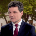 Ceremonia solemnă a jurământului: Nicușor Dan își începe mandatul în fața Camerelor reunite, cu fiica sa alături. 3 video presedintele ales nicusor dan depune juramantul in plenul camerelor reunite moment care marcheaza inceperea mandatului sau fiica sa asista la ceremonie 683431b154696